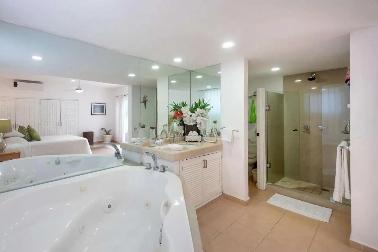 Beachfront Salinas House 푸에르토 발라타 빌라